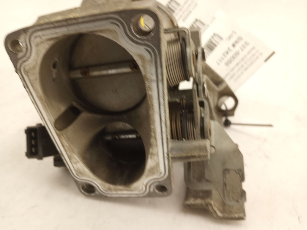 BMW 318i Throttle Body