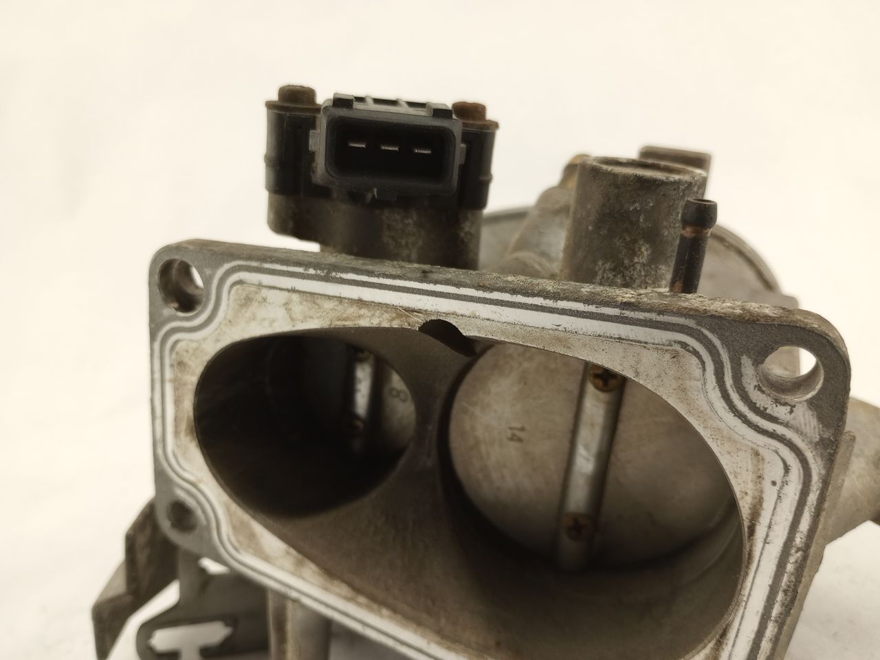 BMW 318i Throttle Body