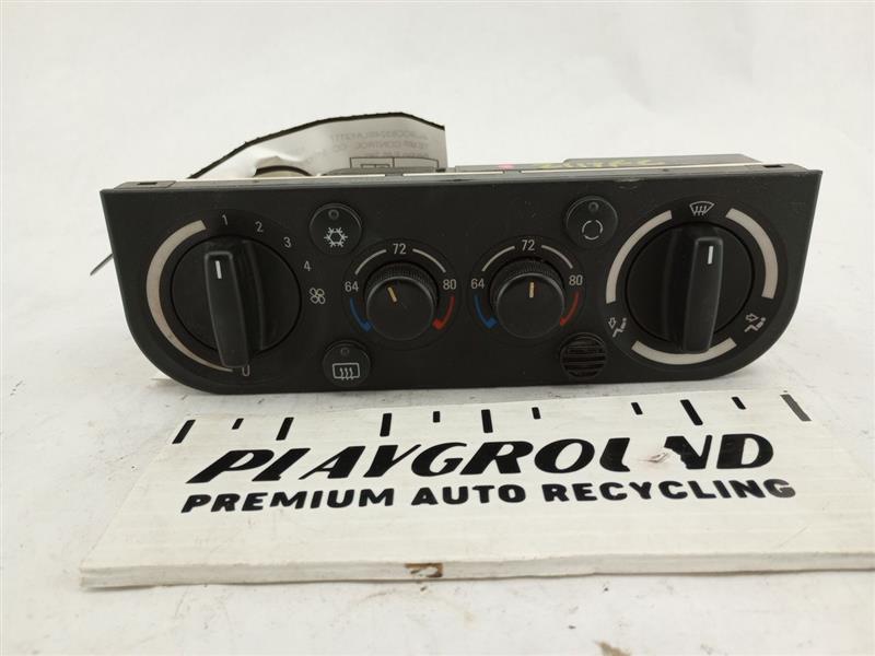 BMW 318i Temperature Control Unit