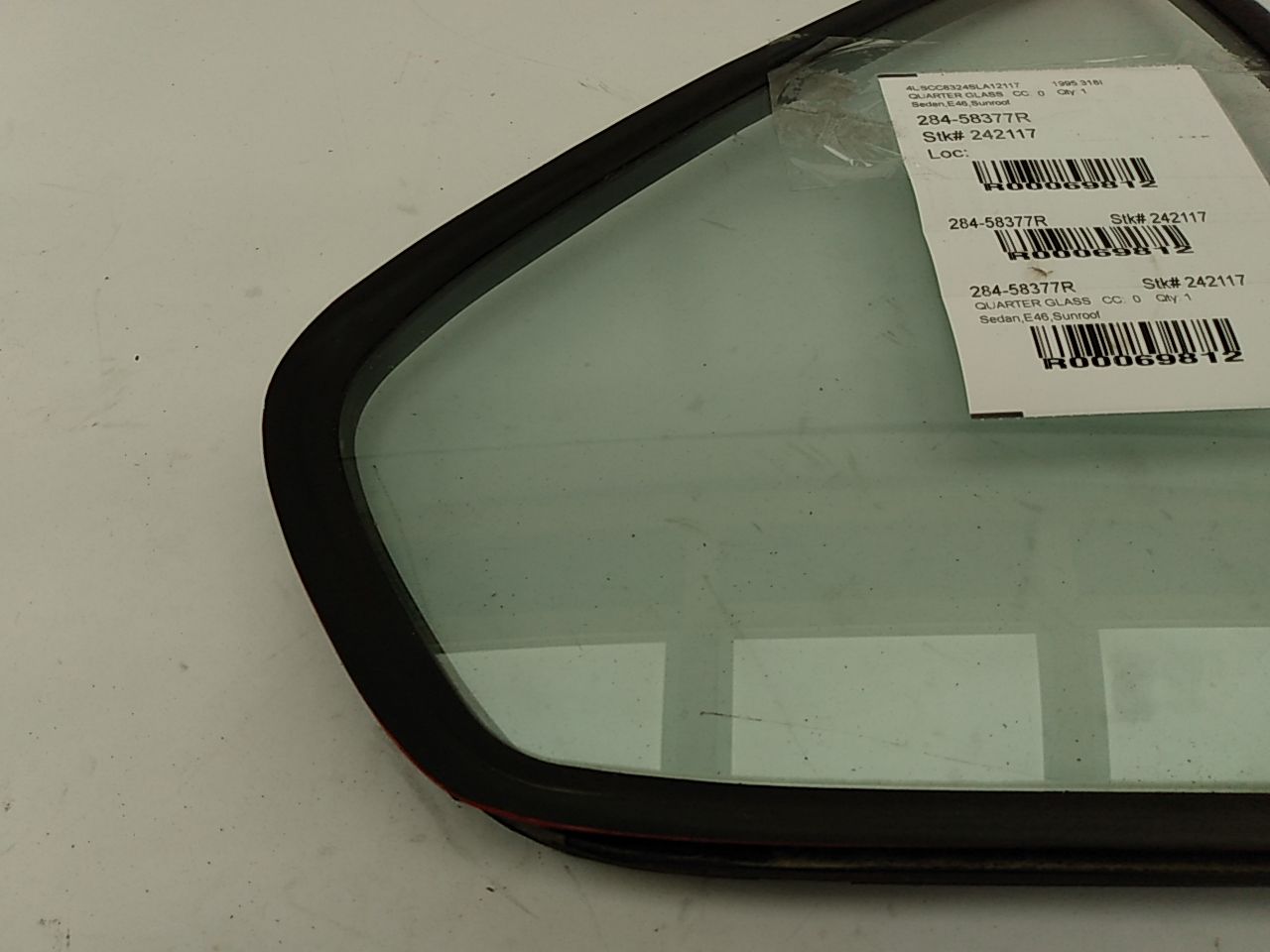 BMW 318i Rear Right Quarter Glass