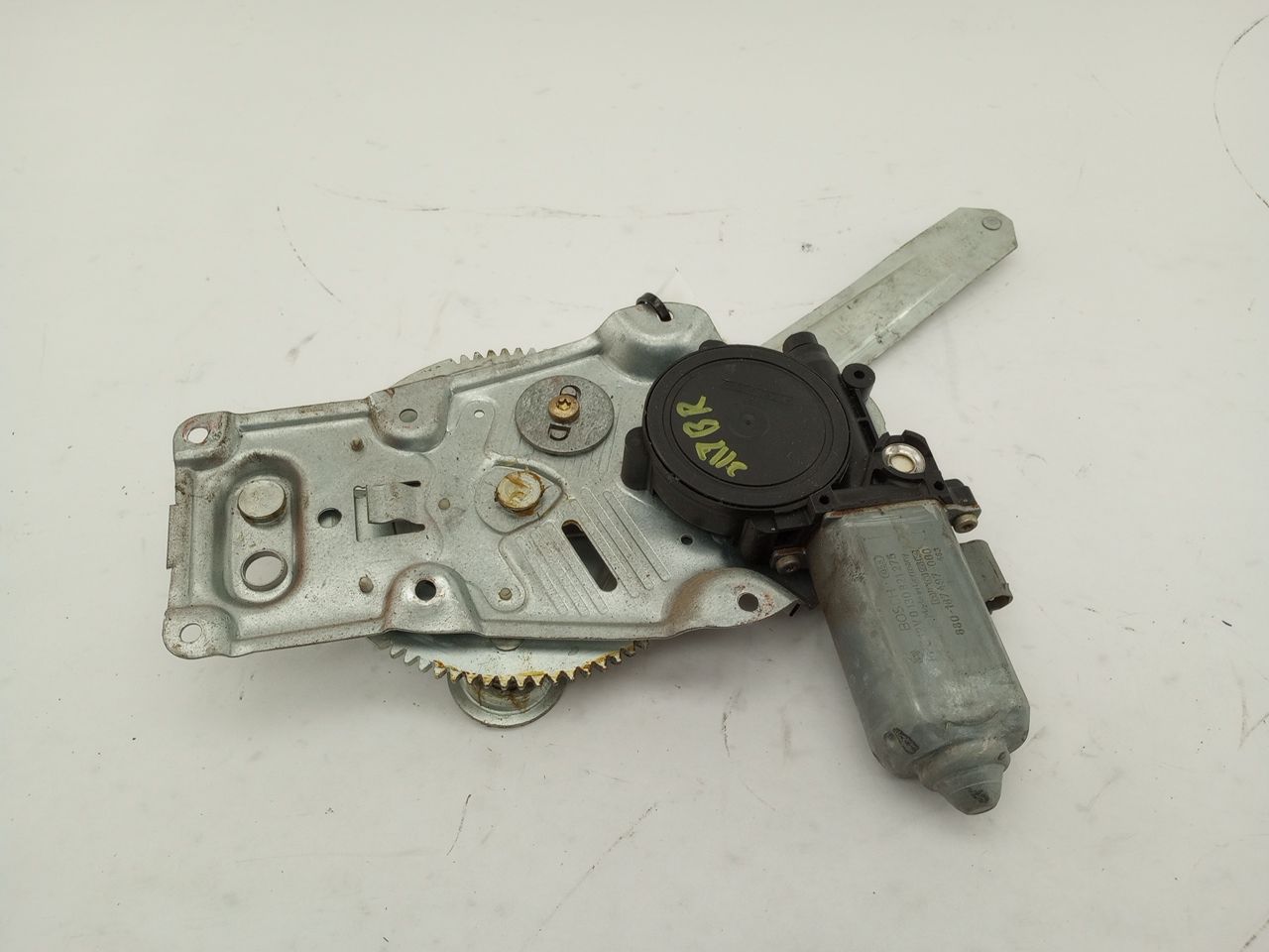 BMW 318i Rear Right Door Window Regulator - 0