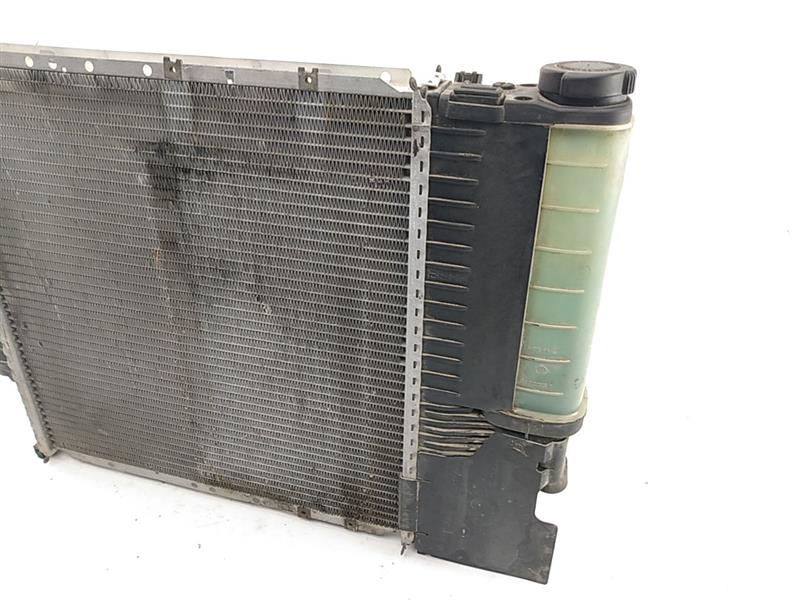 BMW 318i Radiator