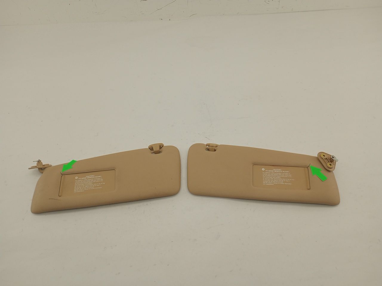 BMW 318i Pair Of Sun Visors - 0