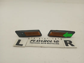 BMW 318i Pair Of Front Side Markers