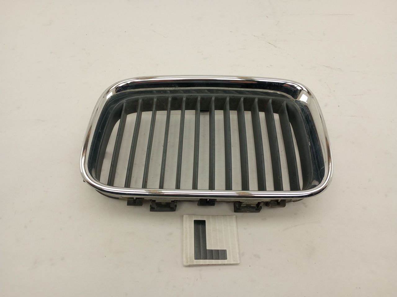 BMW 318i Pair Of Front Upper Grilles