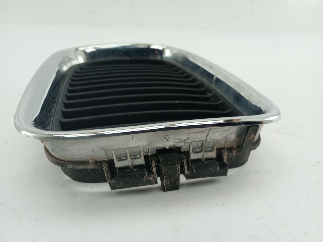 BMW 318i Pair Of Front Upper Grilles