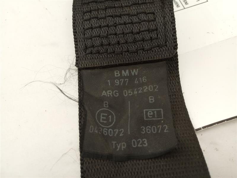 BMW 318i Rear Center Seat Belt & Buckle