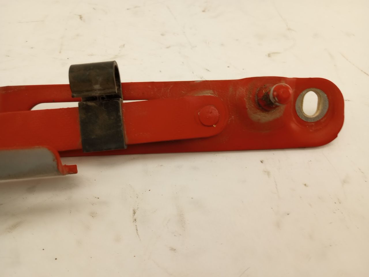 BMW 318i Pair Of Rear Lift Gate Hinges