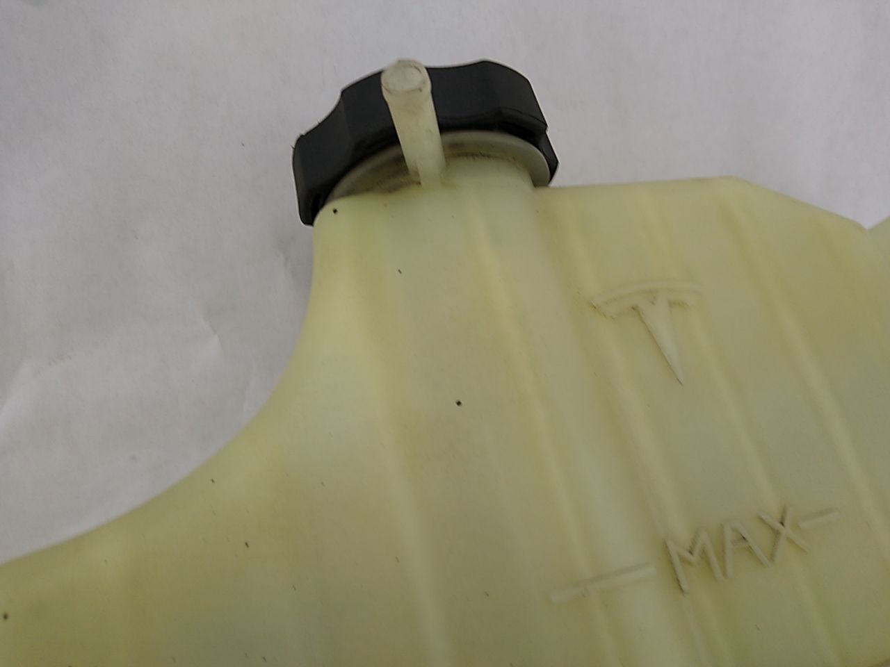 Tesla Model S Coolant Reservoir Assembly