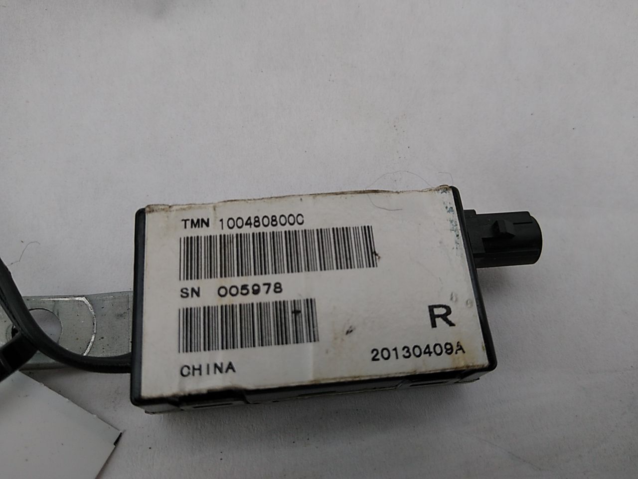 Tesla Model S Right Antenna Amplifier