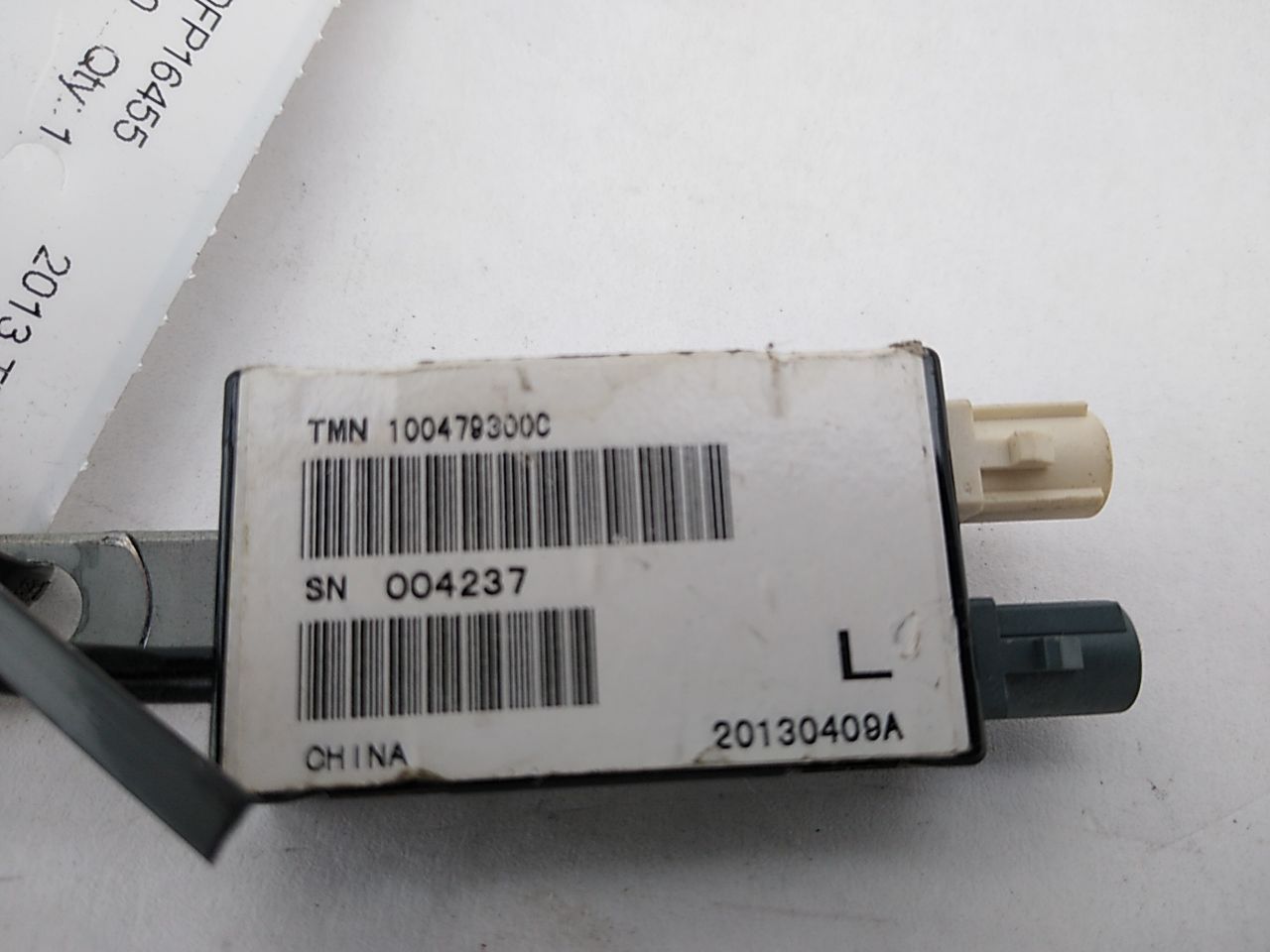 Tesla Model S Left Antenna Amplifier