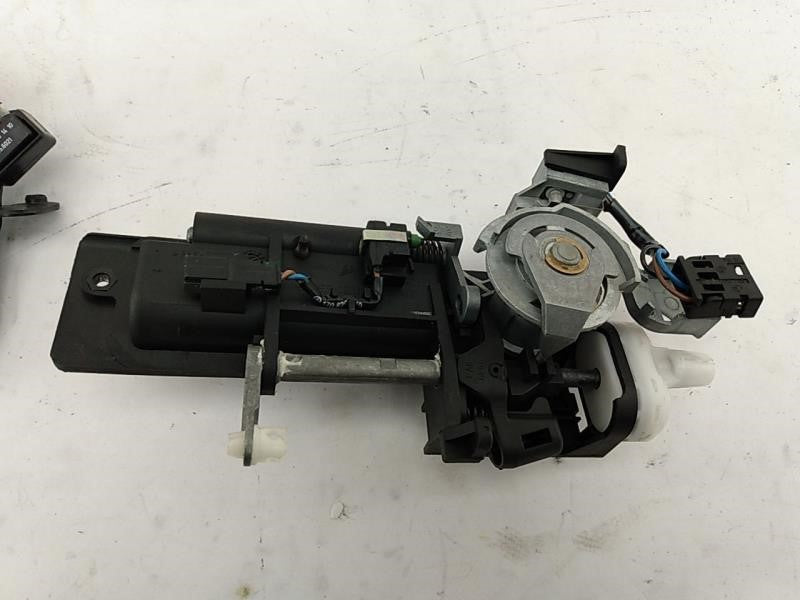 Mercedes SLK230 Trunk Lid Lock Latch Actuator & Handle