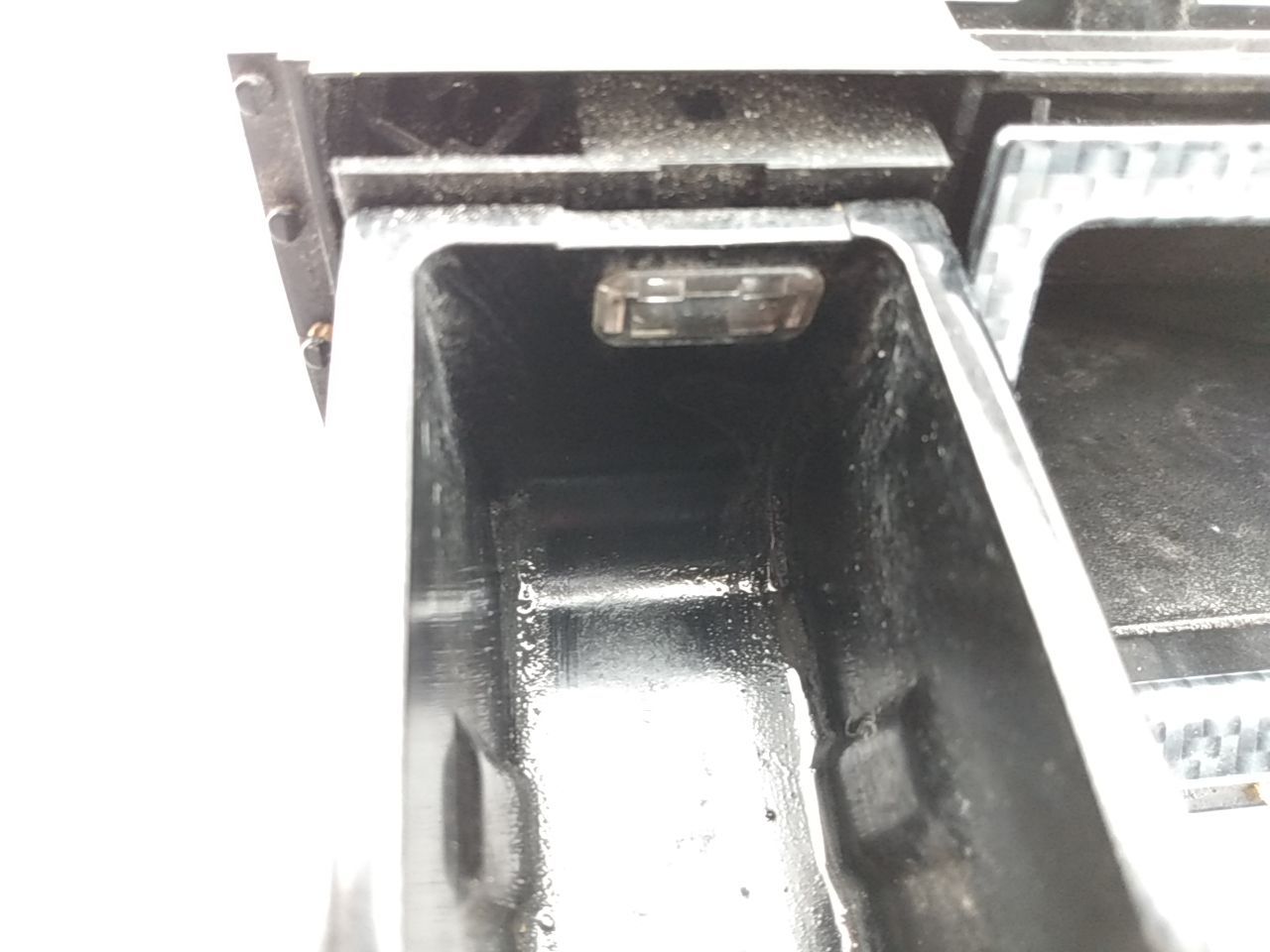 Mercedes SLK230 Front Compartment With Ashtray