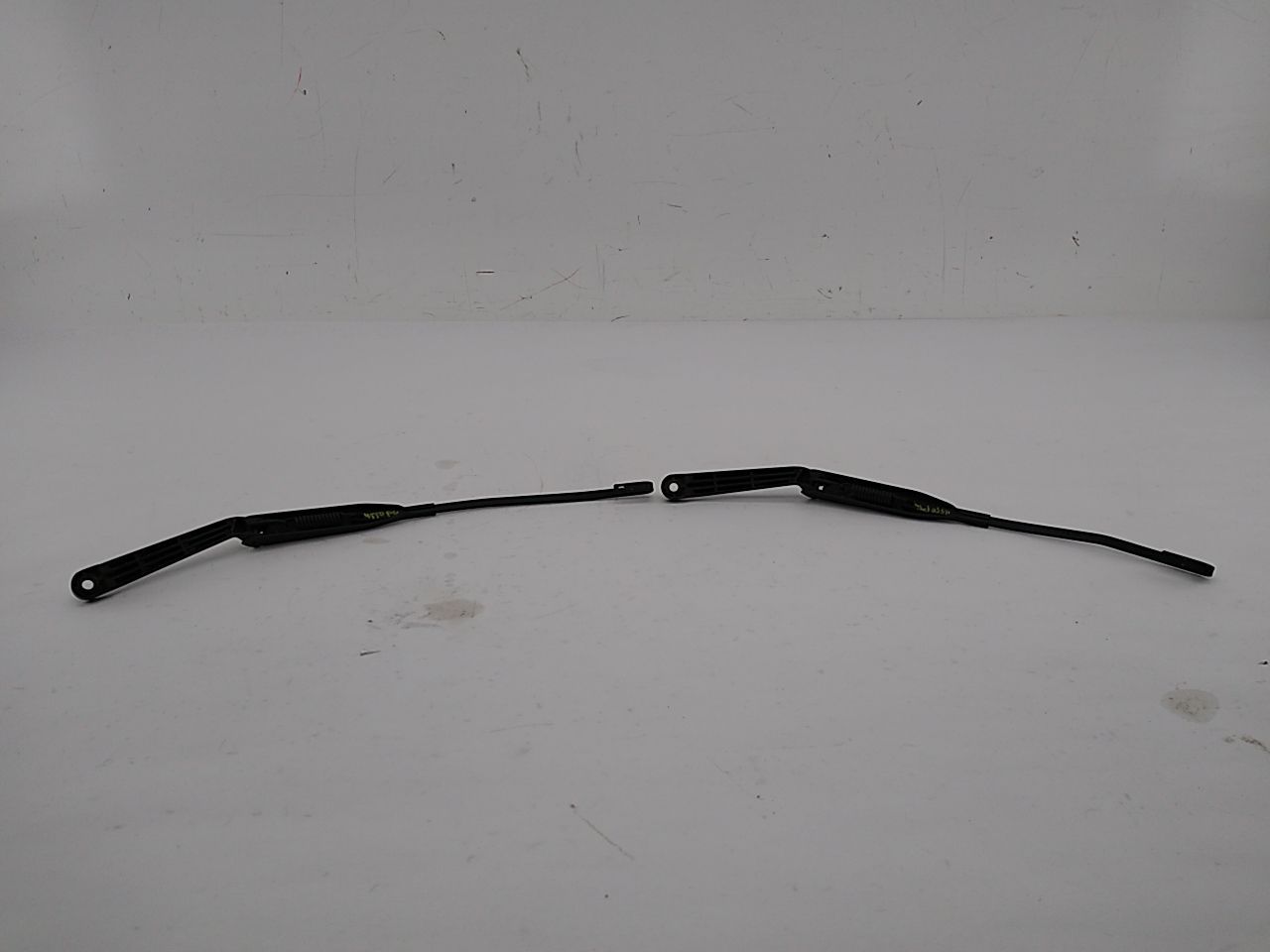 Mercedes SLK230 Pair Of Windshield Wiper Arms - 0