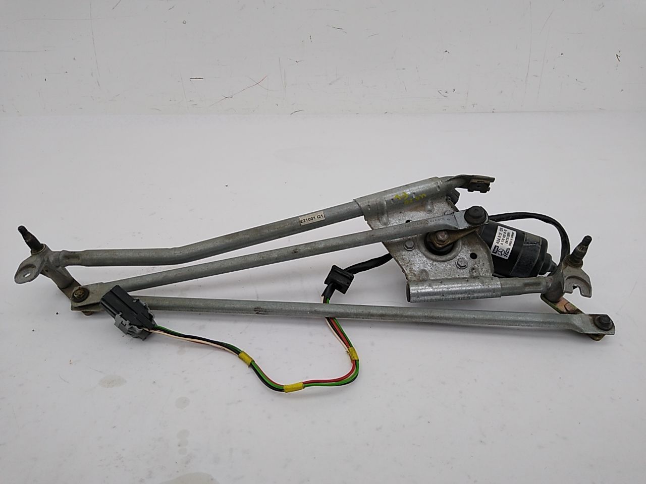 Mercedes SLK230 Front Windshield Wiper Motor Assembly - 0