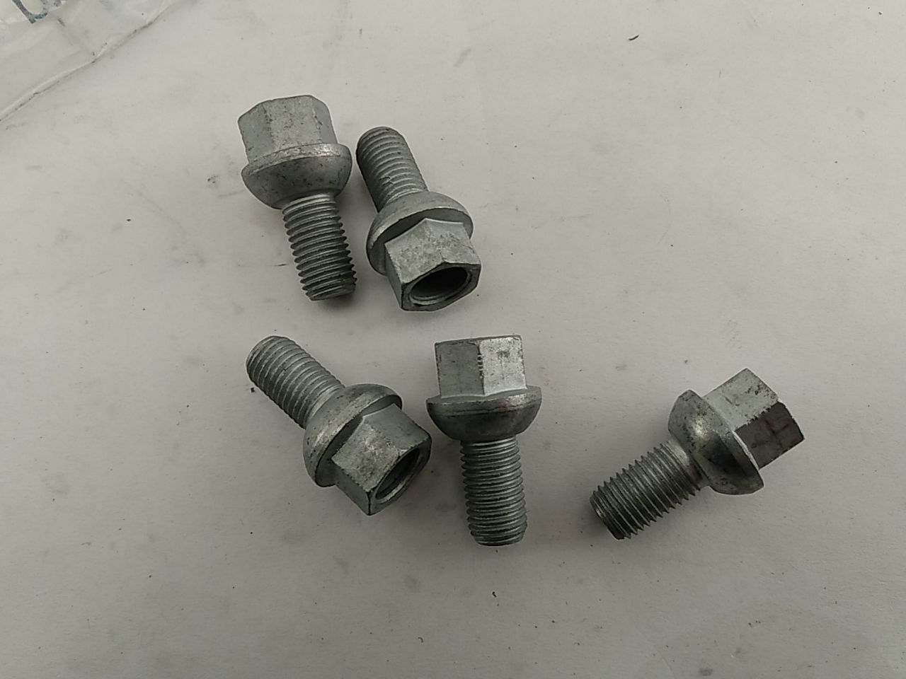 Mercedes SLK230 Set Of Spare Wheel Lug Nuts