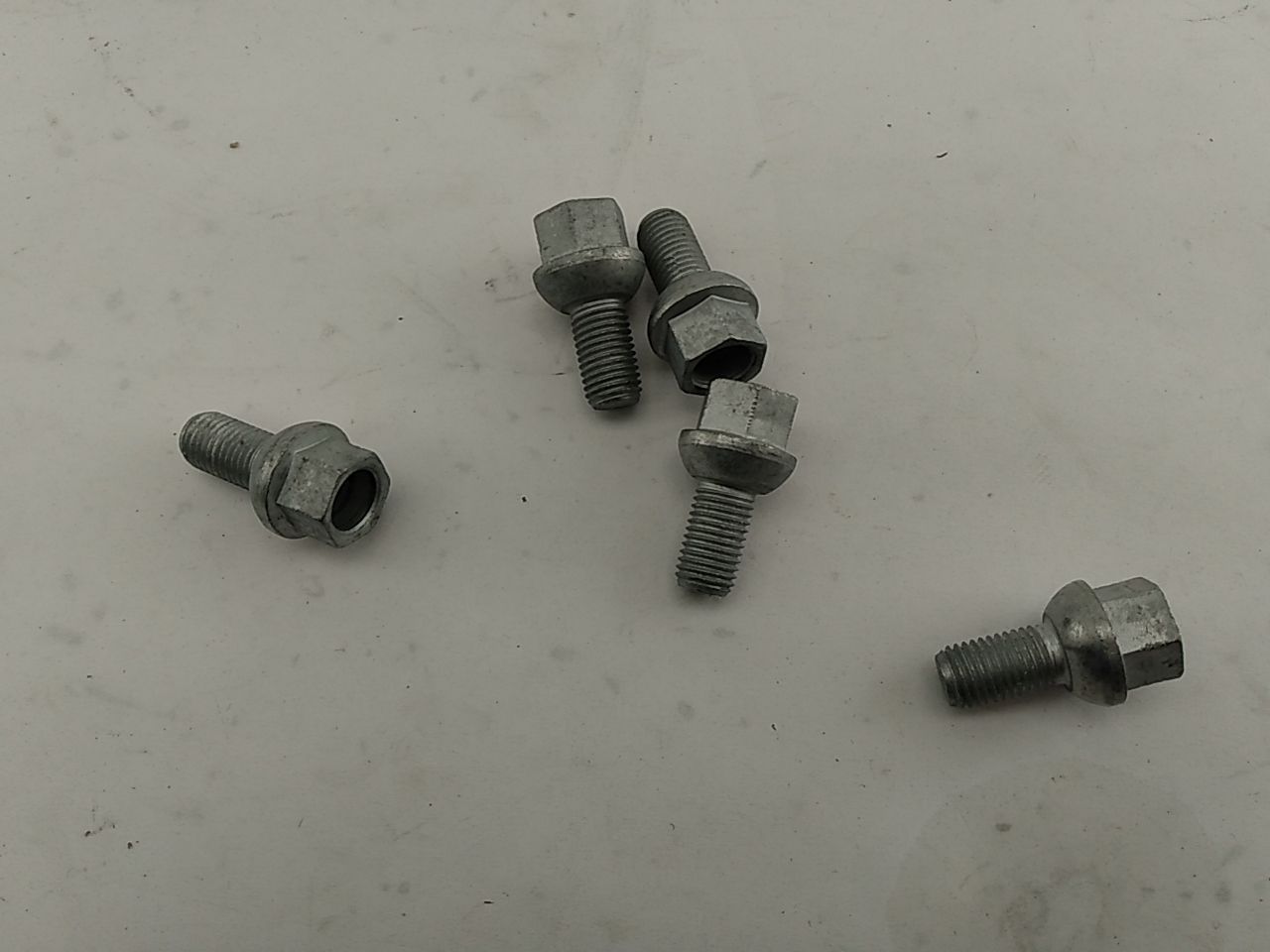 Mercedes SLK230 Set Of Spare Wheel Lug Nuts