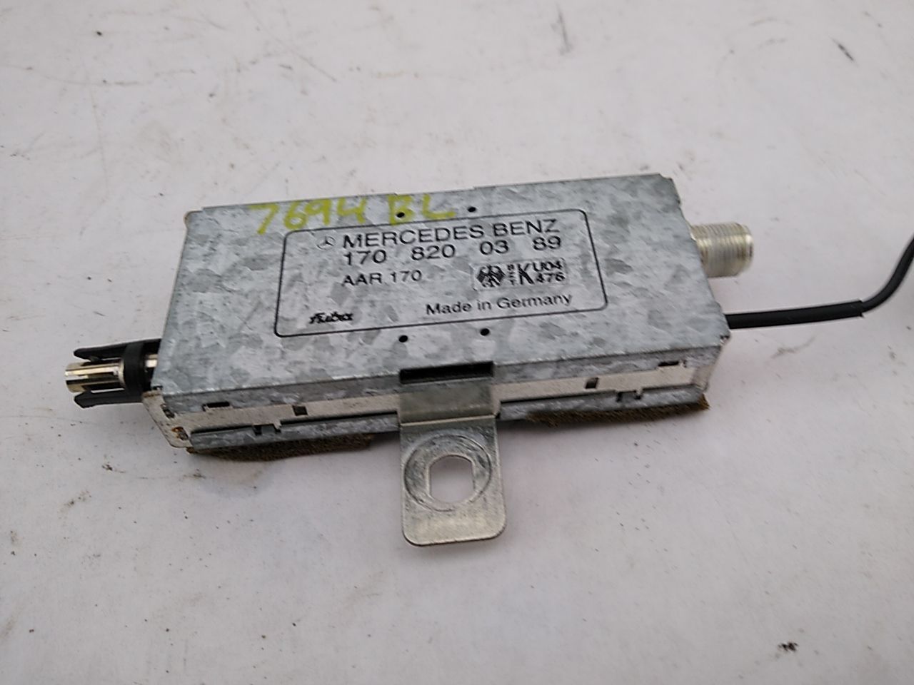 Mercedes SLK230 Antenna Amplifier