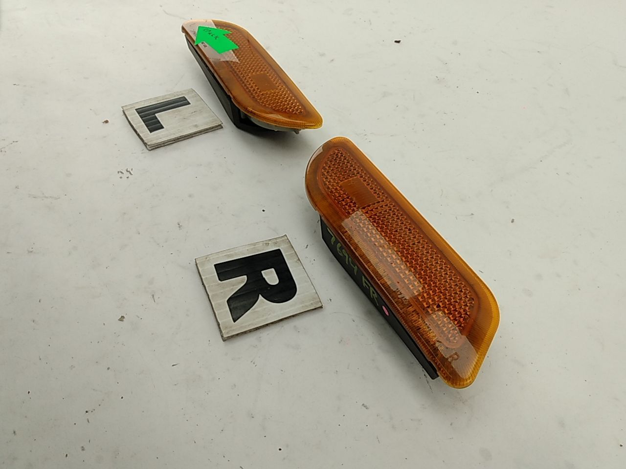 Mercedes SLK230 Pair Of Turn Signal Marker