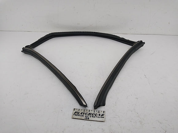 Mercedes SLK230 Front Center Convertible Top Seal