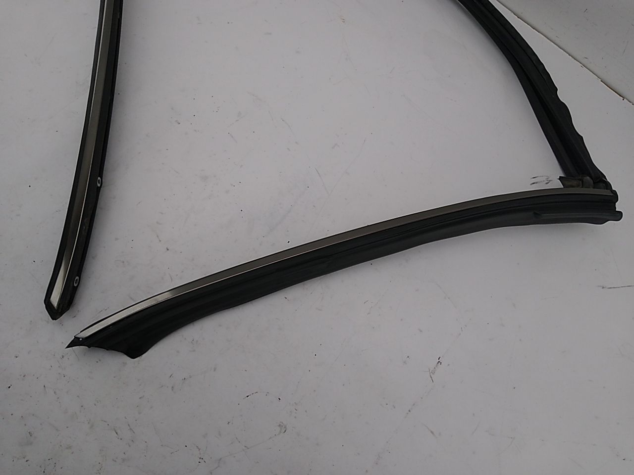 Mercedes SLK230 Front Center Convertible Top Seal