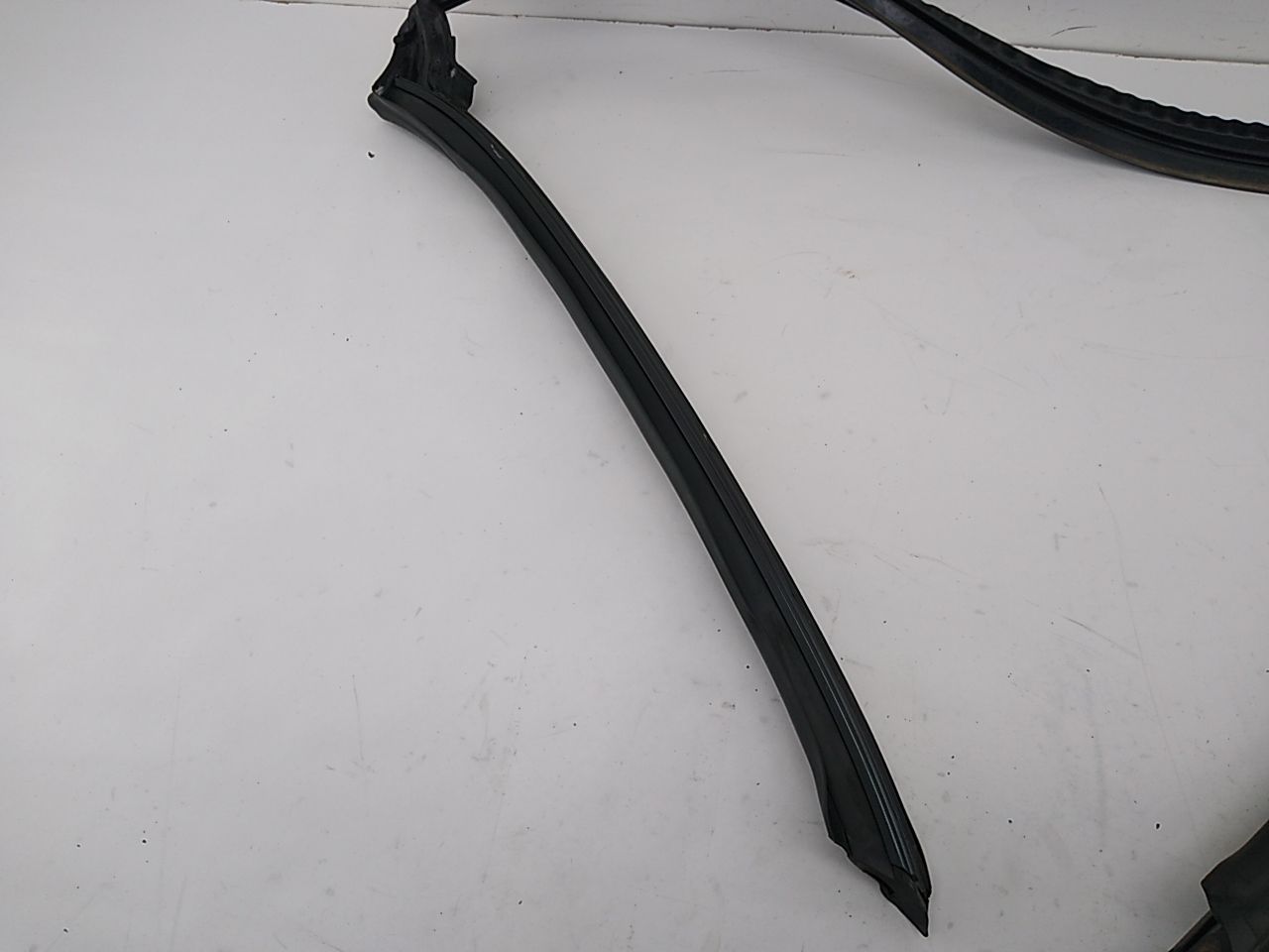 Mercedes SLK230 Front Center Convertible Top Seal