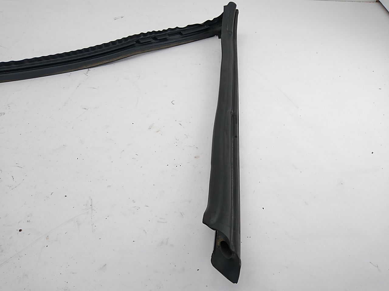 Mercedes SLK230 Front Center Convertible Top Seal