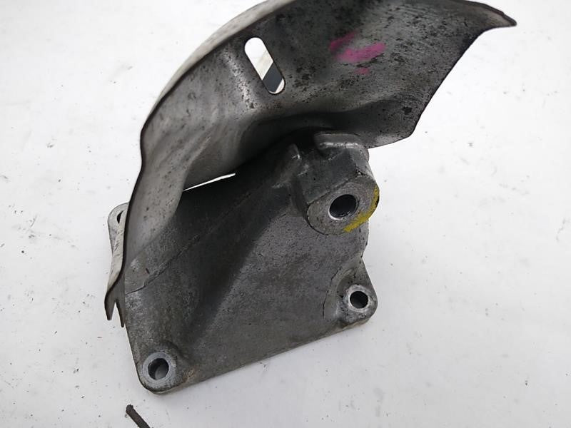 Mercedes SLK230 Pair Of Engine Mount Brackets