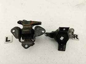 Hyundai Tiburon Pair Of Engine Mounts - 0