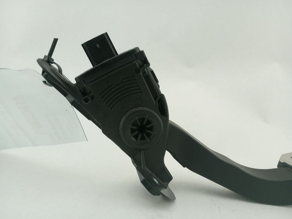 Tesla Model S Acelerator Pedal