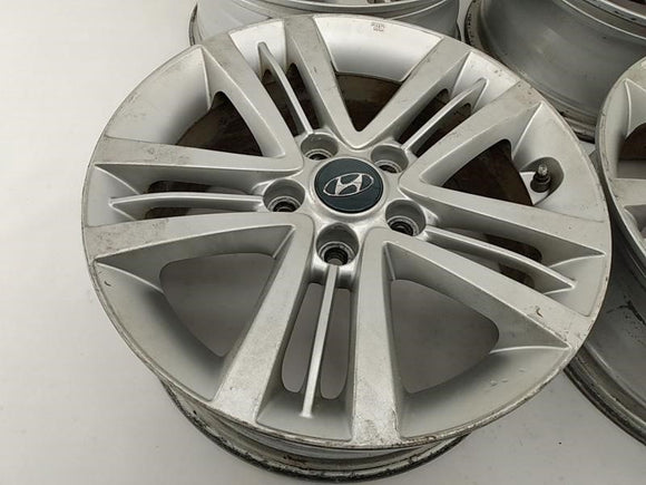 Hyundai Tiburon Set of 4 Wheels