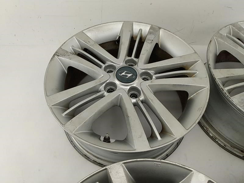Hyundai Tiburon Set of 4 Wheels