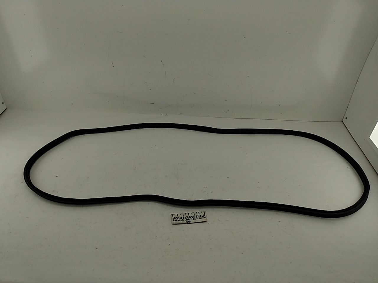 Hyundai Tiburon Trunk Lid Moulding