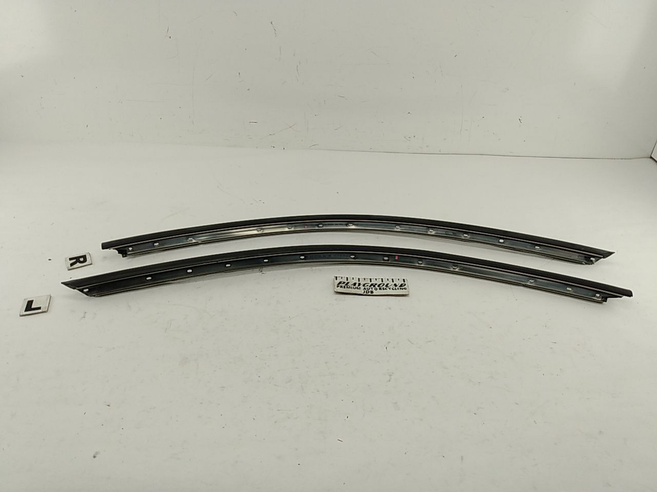 Hyundai Tiburon Pair Of Door Window Trim