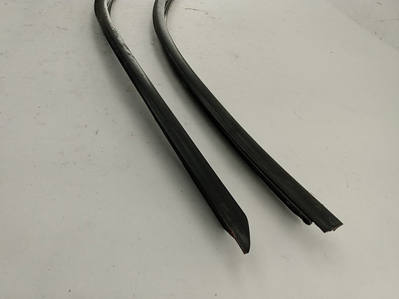 Hyundai Tiburon Pair Of Door Window Trim