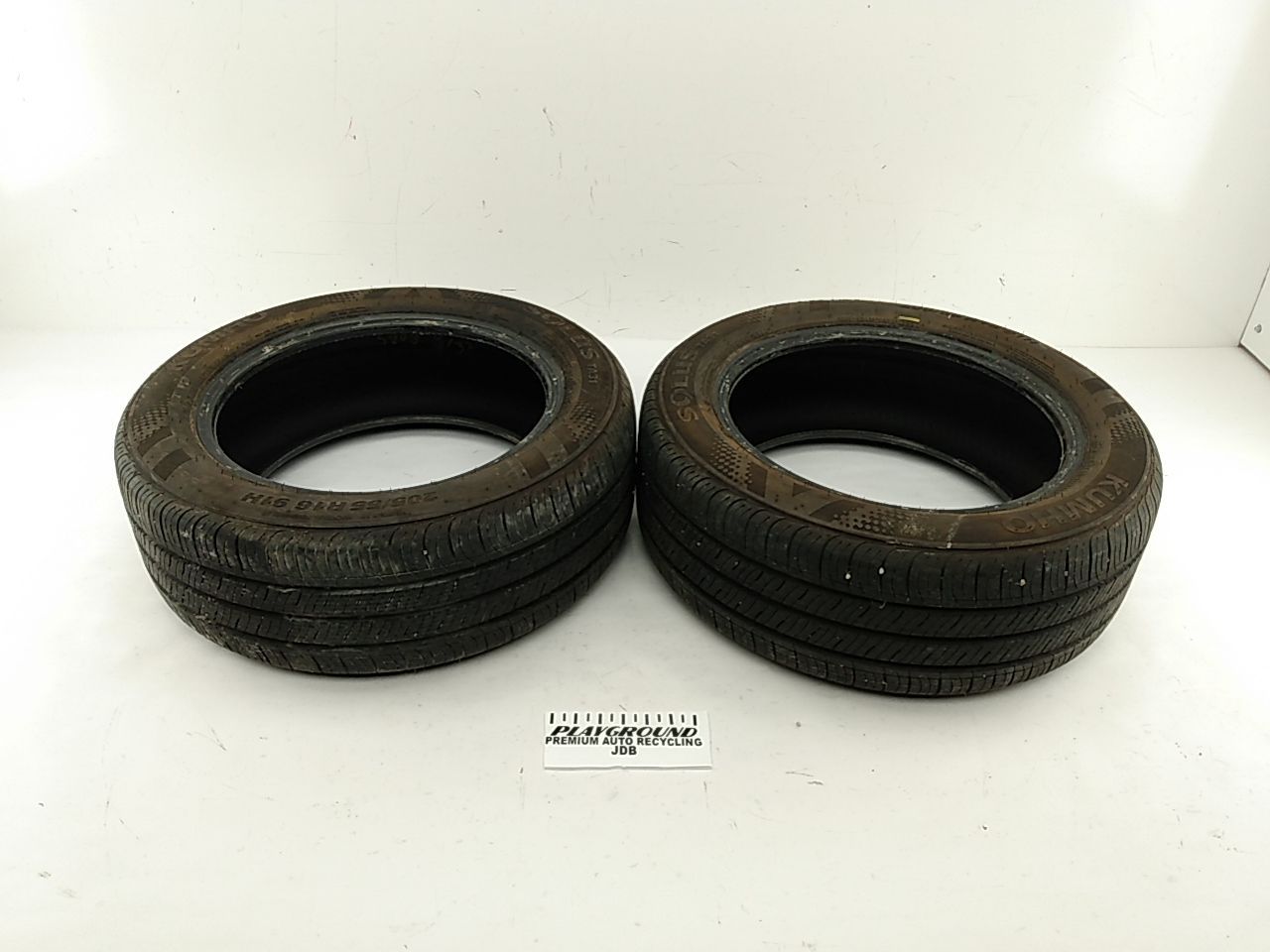 Hyundai Tiburon Pair Of Kumho Tires