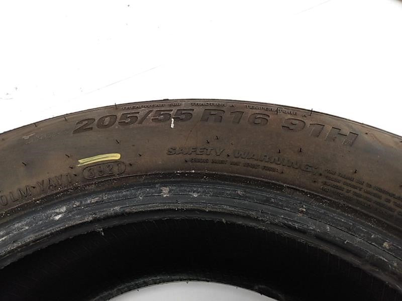 Hyundai Tiburon Pair Of Kumho Tires