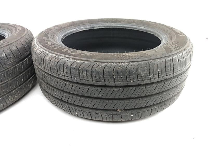 Hyundai Tiburon Pair Of Kumho Tires