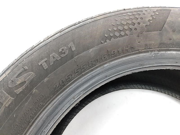 Hyundai Tiburon Single Kumho Tire Solus TA31