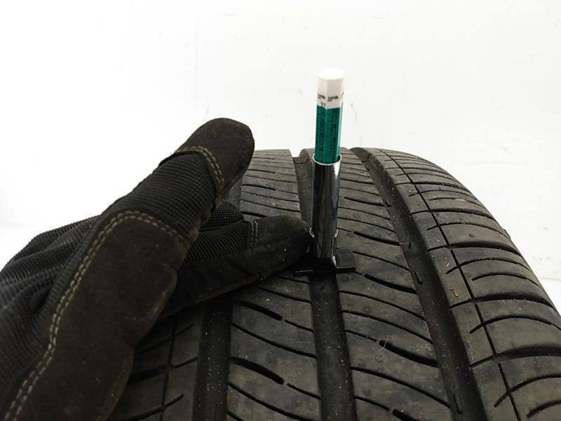 Hyundai Tiburon Single Kumho Tire Solus TA31