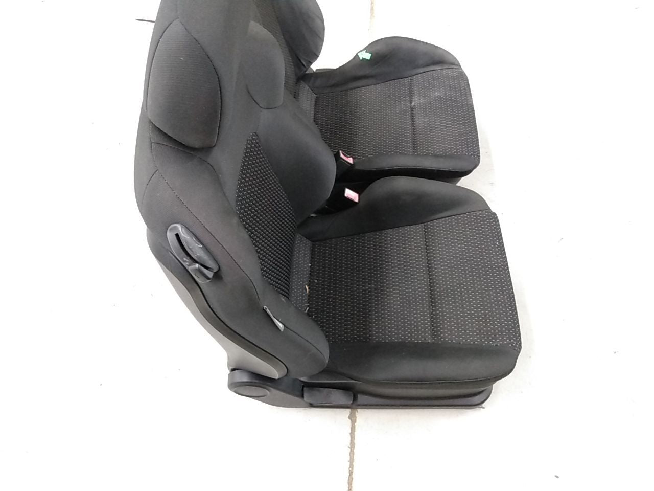 Hyundai Tiburon Pair Of Front Seats