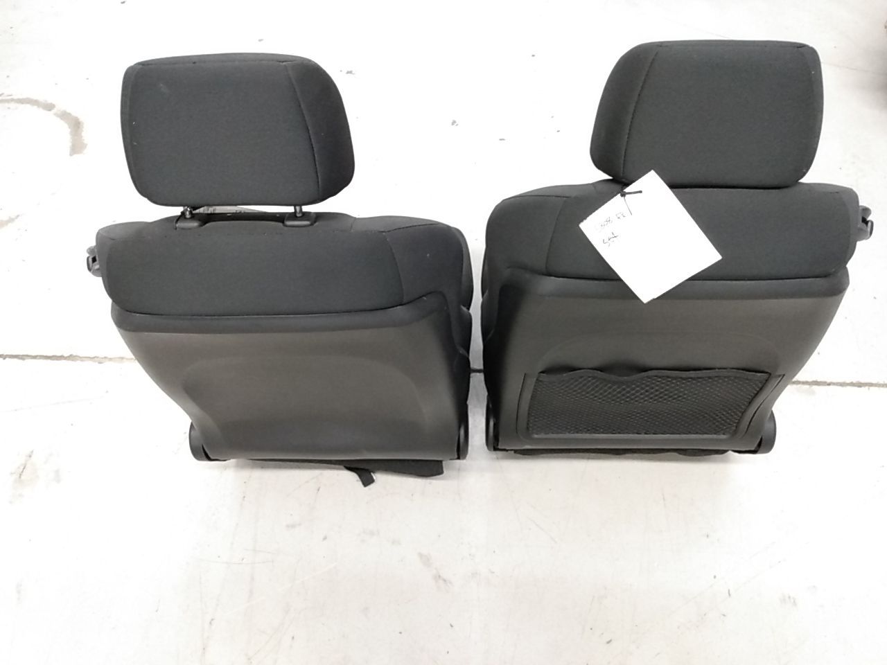 Hyundai Tiburon Pair Of Front Seats