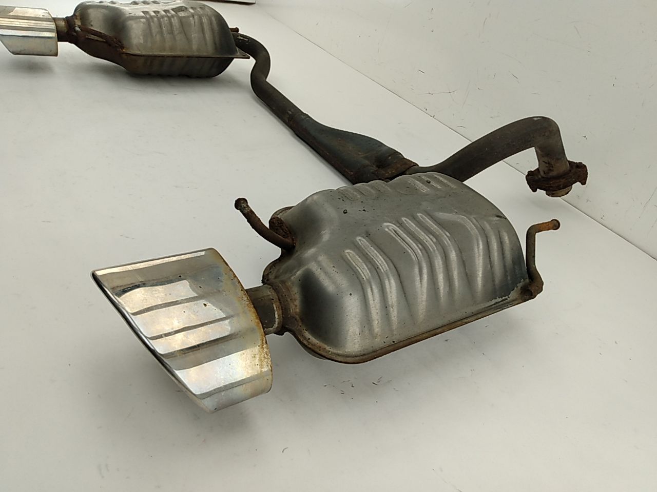 Hyundai Tiburon Tail Muffler Pipe