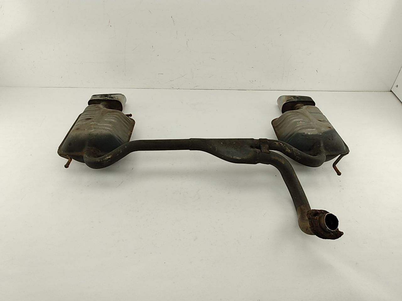 Hyundai Tiburon Tail Muffler Pipe