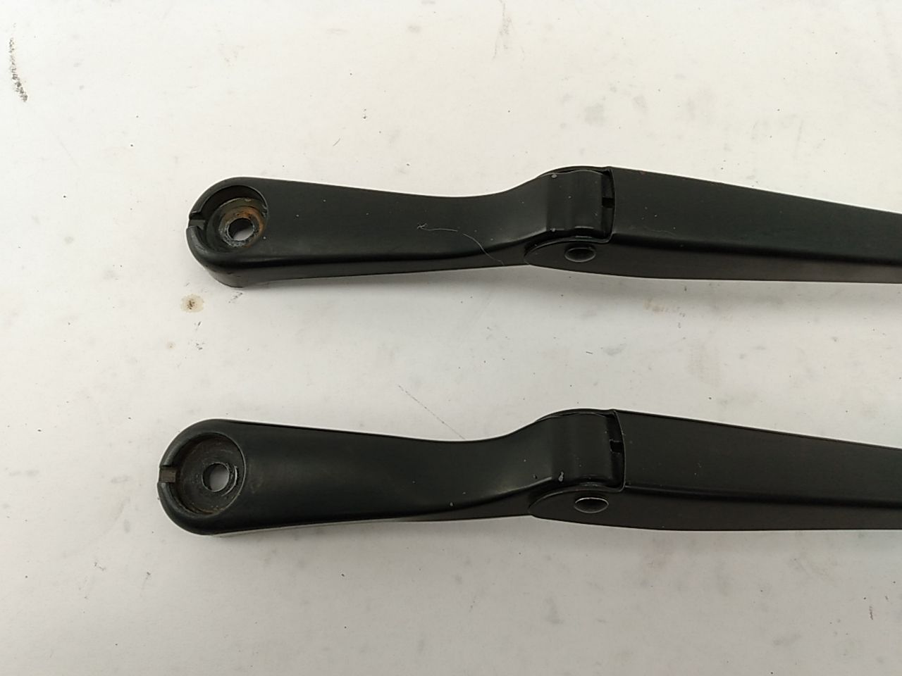 Saab 9-3 Pair Of Windshield Wiper Arms