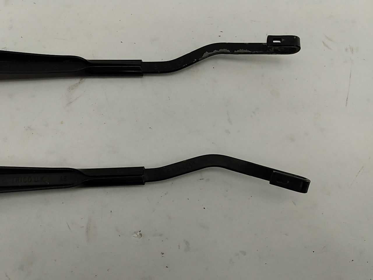 Saab 9-3 Pair Of Windshield Wiper Arms