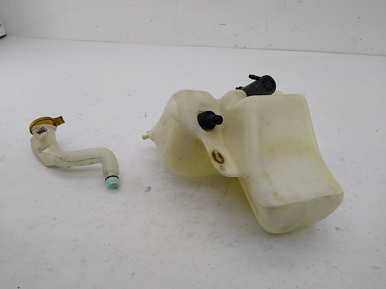 Saab 9-3 Windshield Washer Reservoir