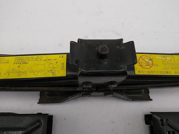 Range Rover Sport Jack With Wheel Chocks