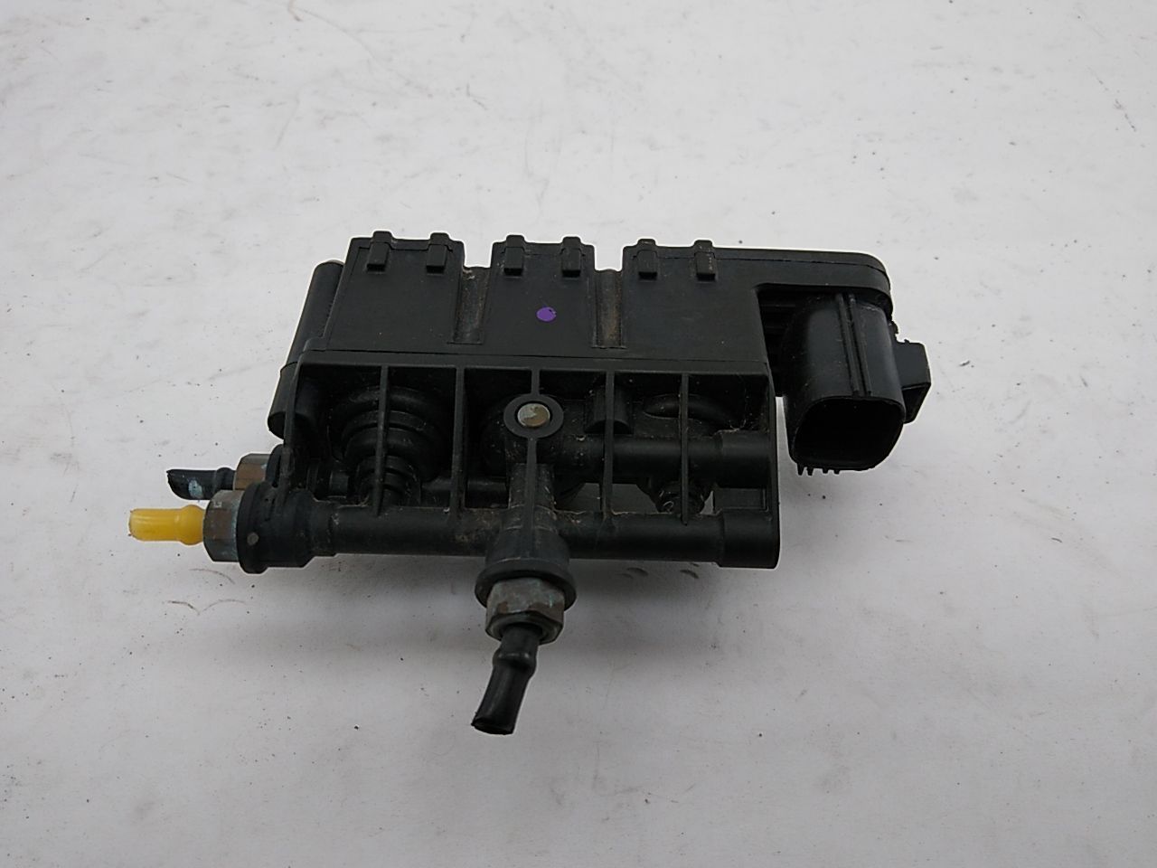 Range Rover Sport Front Passenger Right Air Suspension Solenoid Valve