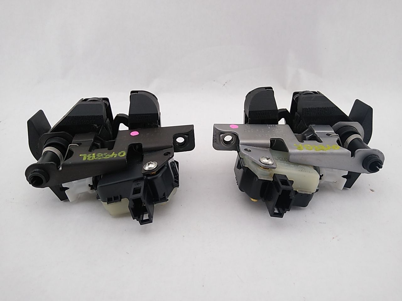 Range Rover Pair Of Rear Tailgate Latch Lock Actuator - 0